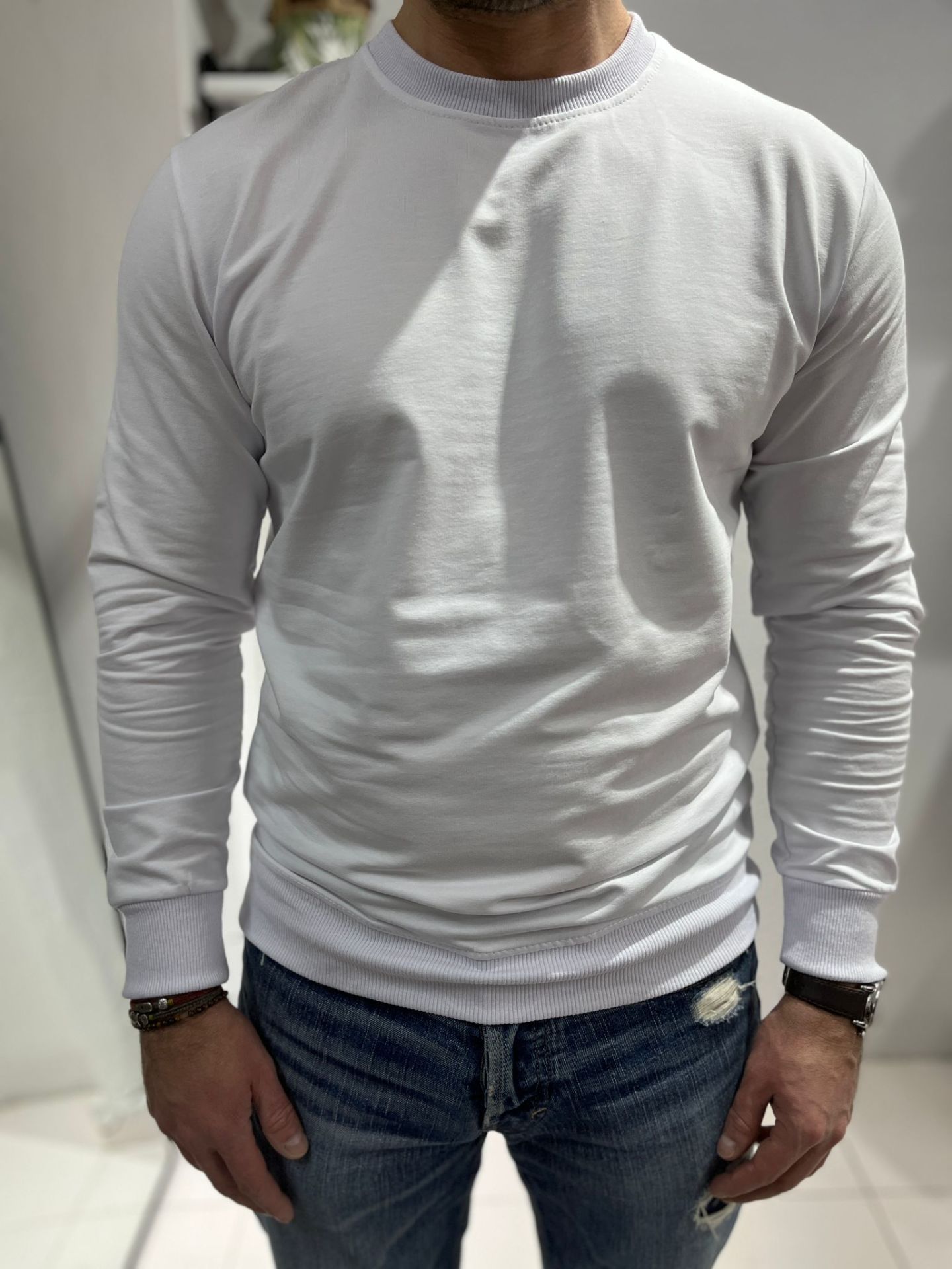 SWEATSHIRT