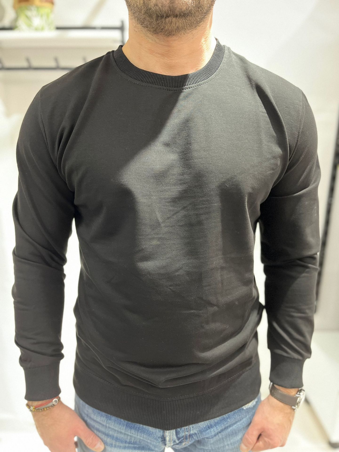 SWEATSHIRT