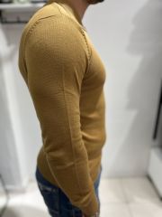 YAKALI DÜĞMELİ TRİKO